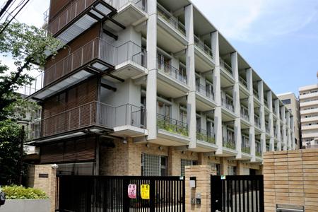 Primary school. 575m to Shinjuku Ward Yotsuya Elementary School