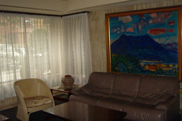 Other common areas. Guest lounge