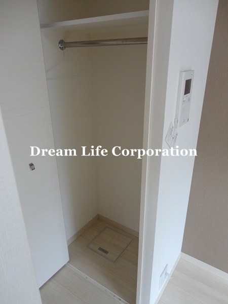 Receipt. ※ In fact the we use the photos in the same building may be different.