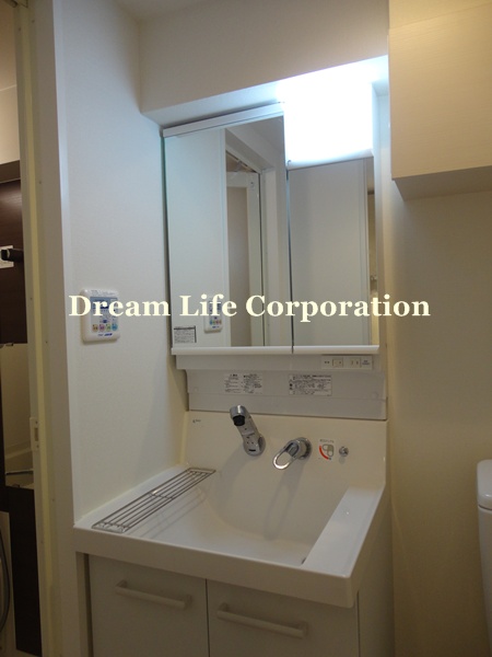 Washroom. ※ In fact the we use the photos in the same building may be different.