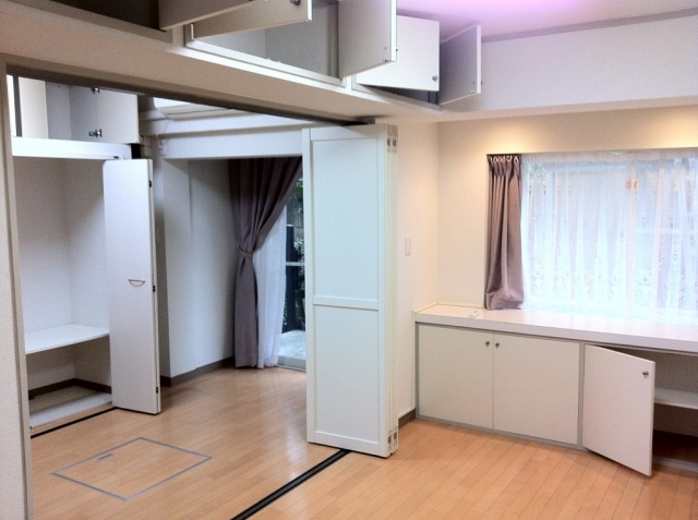 Living and room. It can also be used as a 1DK.