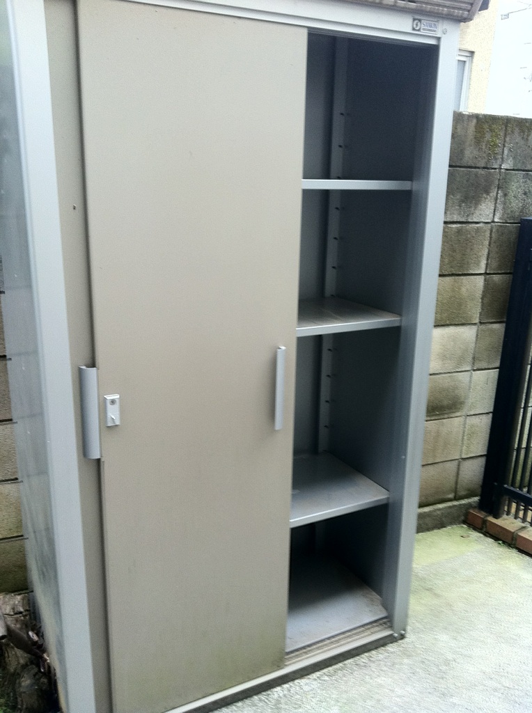 Receipt. There is a storeroom on the terrace.