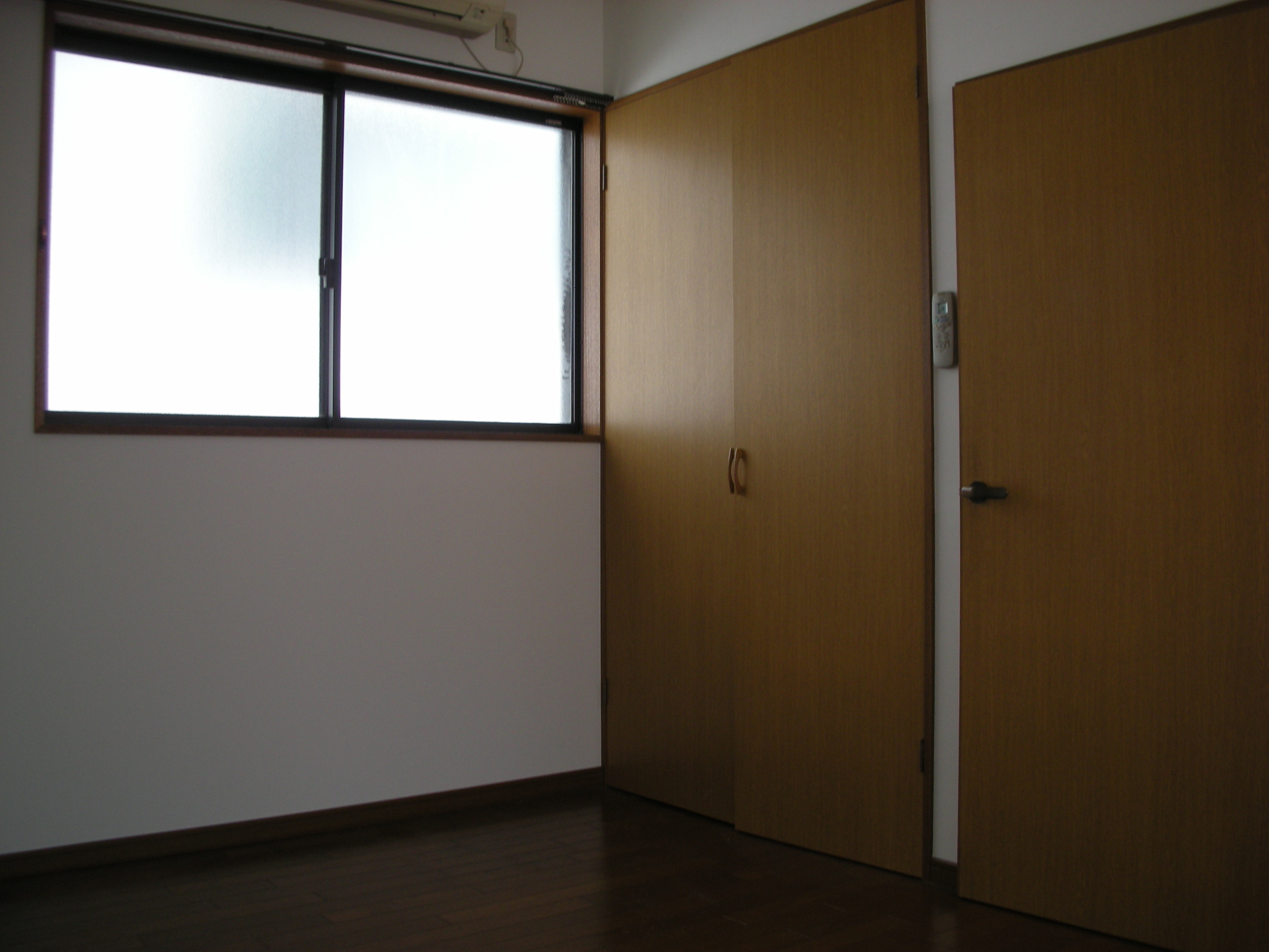 Living and room. Flooring 6 Pledge