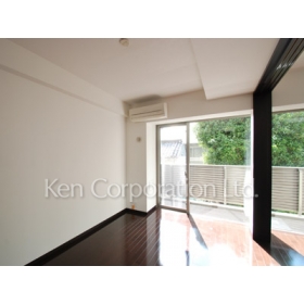 Living and room. Shoot the same type the third floor of the room. Specifications may be different. 