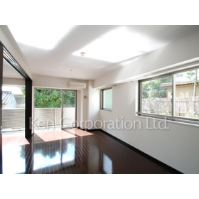 Living and room. Shoot the same type the third floor of the room. Specifications may be different. 