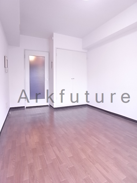 Living and room. The cleanest, Orthodox made! 