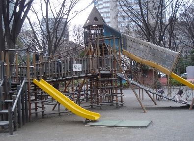 park. 612m to Shinjuku Central Park (park)