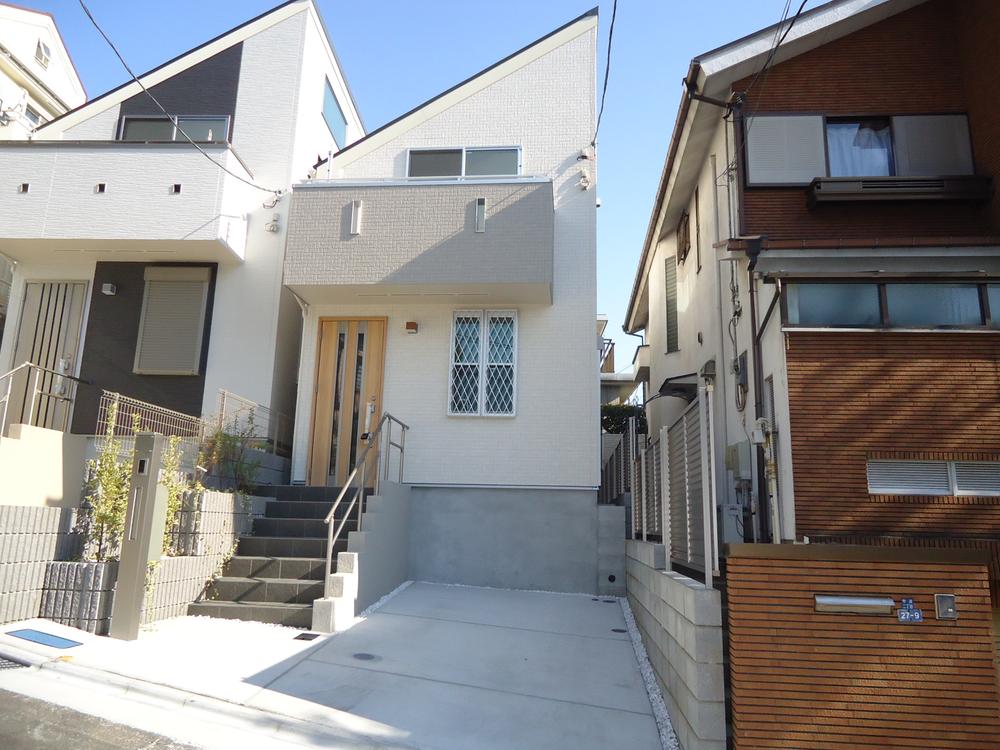 Local appearance photo. Local (11 May 2013) Shooting