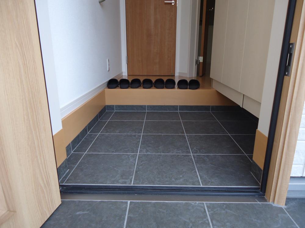 Entrance. Local (11 May 2013) Shooting