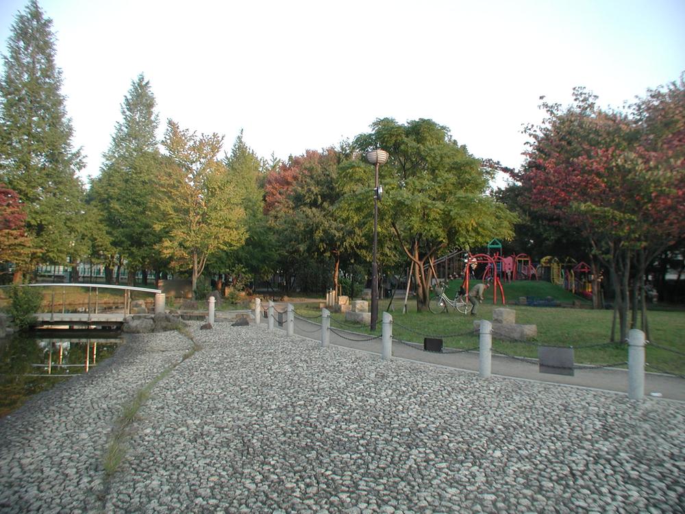 park. 400m until Ochiai park