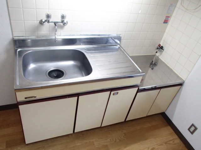 Kitchen. 2-neck Gasukitchin