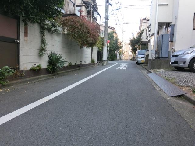 Local photos, including front road. Local (11 May 2013) Shooting