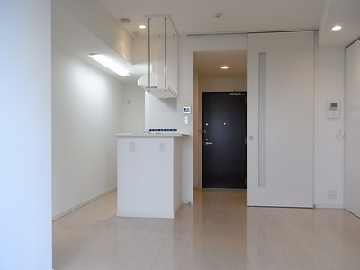 Other room space. A look at the re-chamber from the balcony side