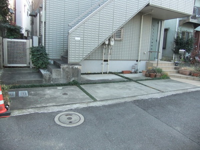 Parking lot. On-site parking ・ Bicycle space