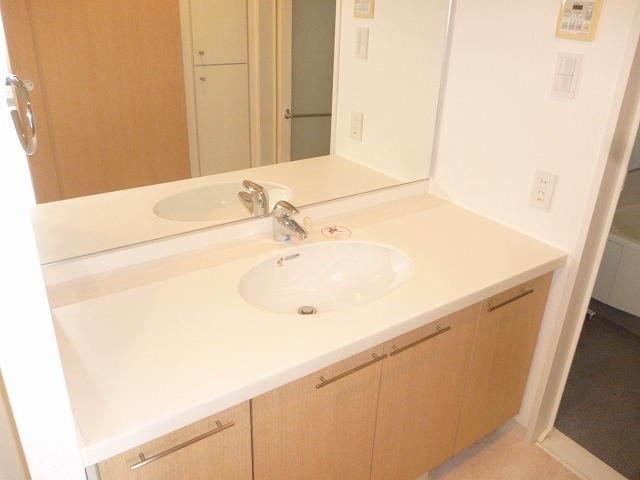 Washroom. RESIDIA Ichigaya independent wash basin