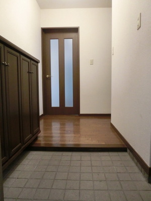 Entrance. Entrance hall
