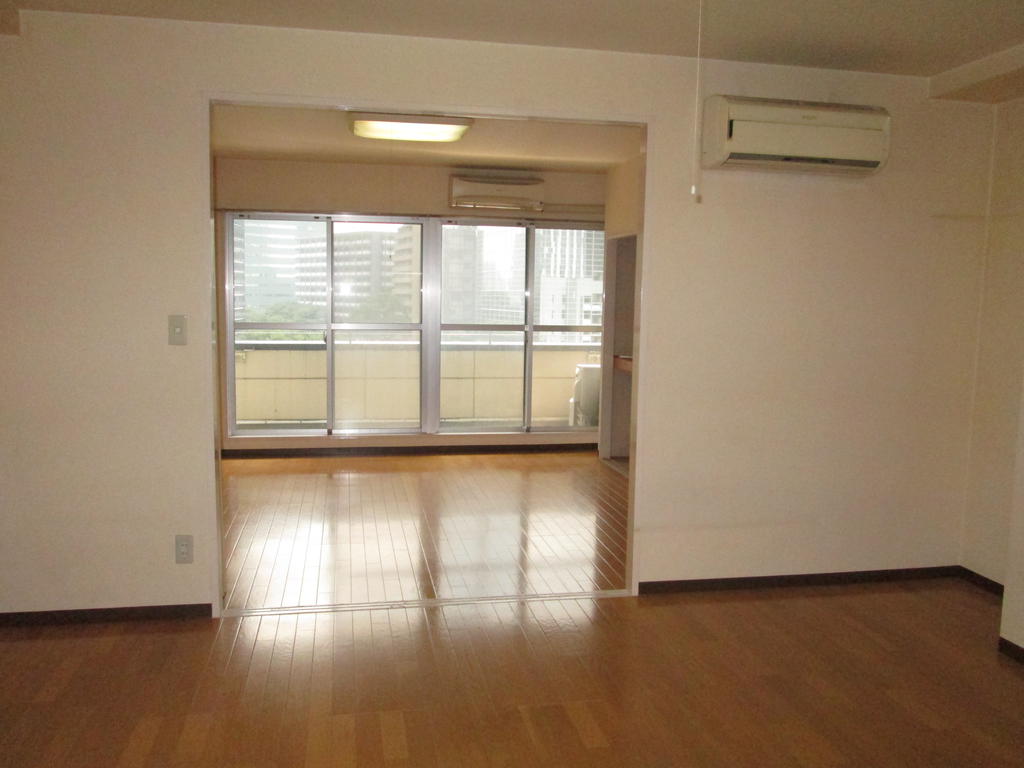 Other room space. A bright room