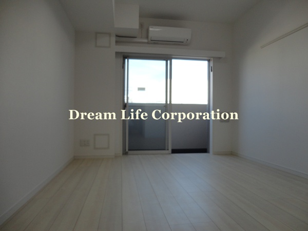 Other room space. ※ In fact the we use the photos in the same building may be different.