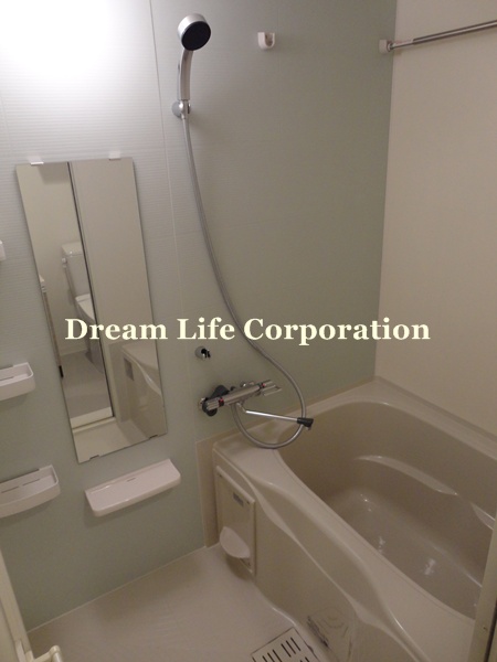 Bath. ※ In fact the we use the photos in the same building may be different.