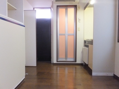 Other room space. 2 side lighting of the room