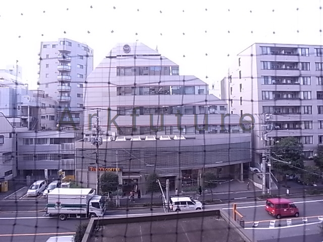 View. At the front road, Not blocked by the building! 