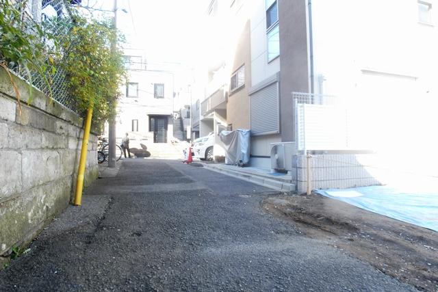 Local photos, including front road. Local (11 May 2013) Shooting