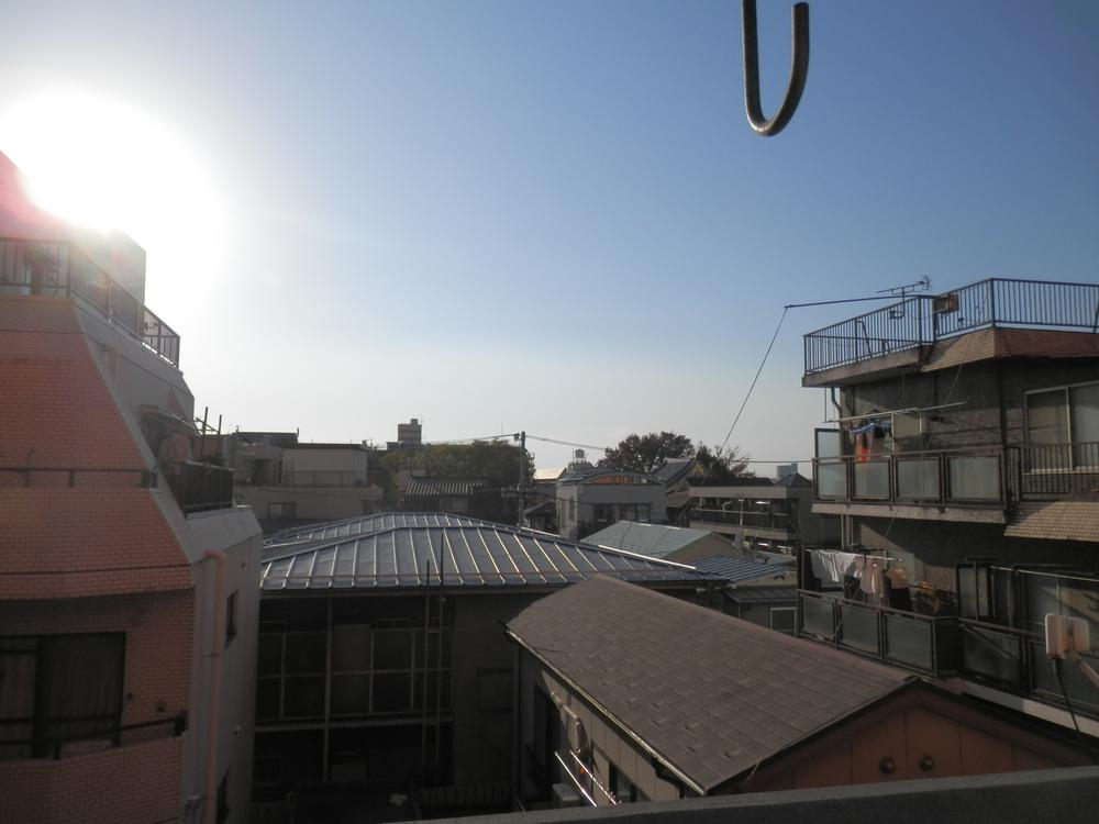 View photos from the dwelling unit. View from the site (November 2013) Shooting