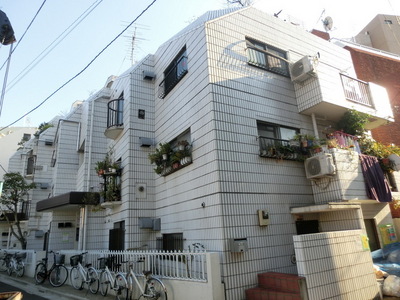 Building appearance. It is also useful shopping within walking station walk