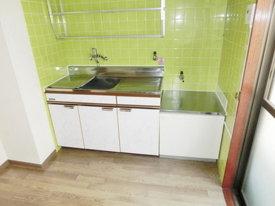 Kitchen. Cooking is also freely in Gasukitchin