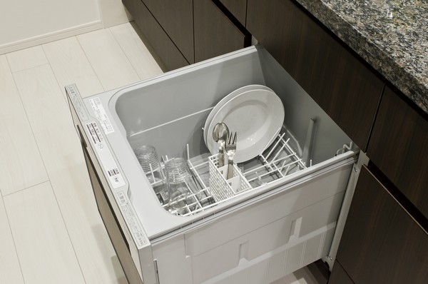  [Dishwasher] And out of the dish is easy to pull-out. It will support the clean up of the post-prandial (2LDK ・ Corresponding only 3LDK dwelling unit).