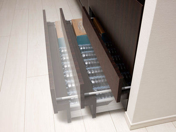 Kitchen.  [Bull motion with slide storage] The drawer of the rail of the kitchen, Close also vigorously slowly close, It has adopted a bull motion to prevent the scissors finger.