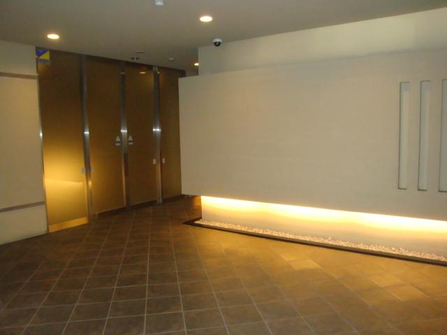 Entrance. Common areas