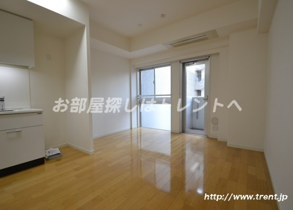 Living and room. Is a reference photo of the sixth floor of the same building 1R (another type)