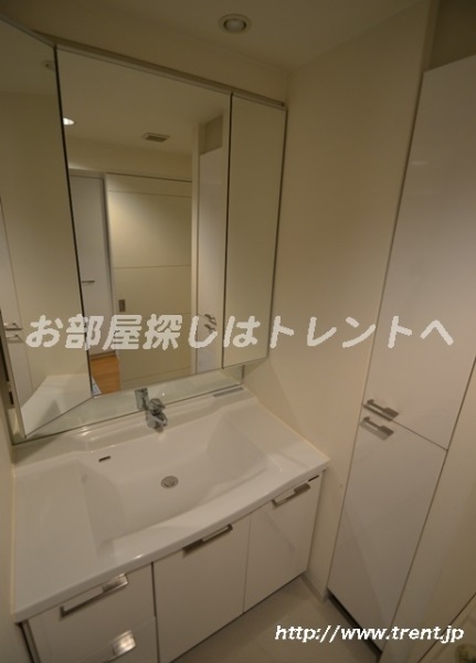 Washroom. Is a reference photo of the sixth floor of the same building 1R (another type)