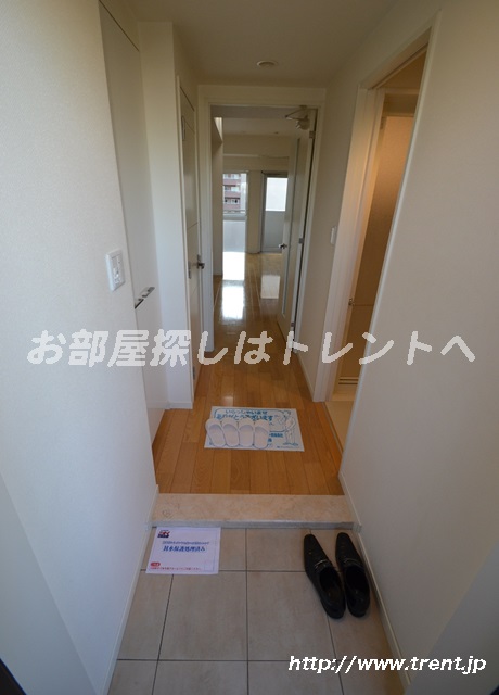 Entrance. Is a reference photo of the sixth floor of the same building 1R (another type)