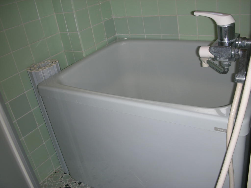 Bath. Tub new exchange settled (2013 October)