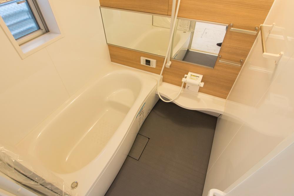 Bathroom. Indoor (11 May 2013) Shooting