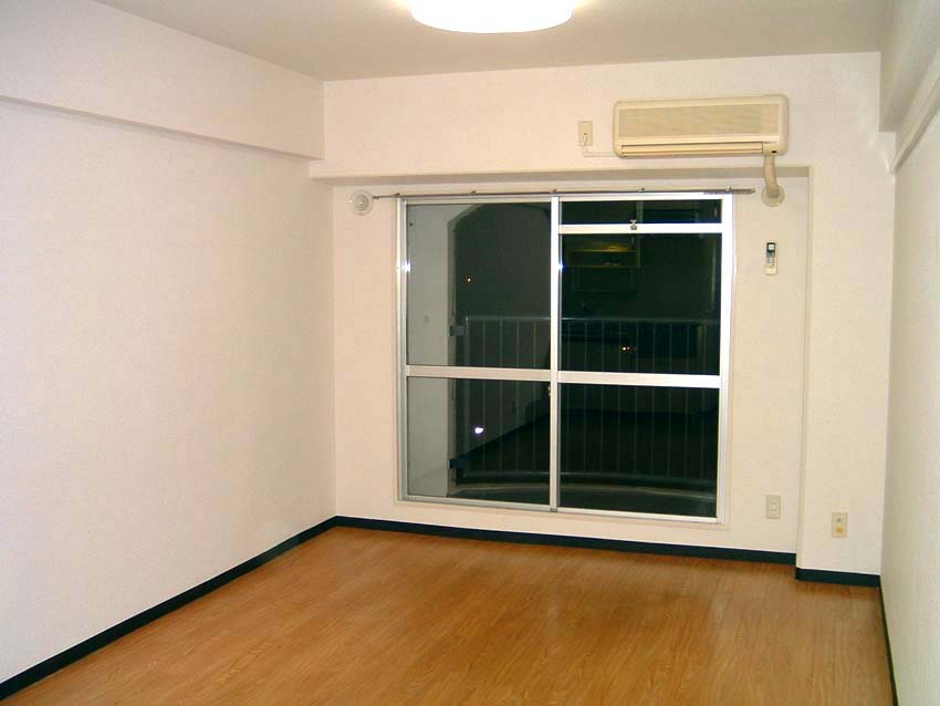 Living and room. Furniture for the model room, Furniture is not included in the rent common expenses