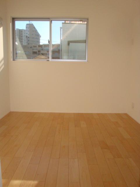 Non-living room. Indoor (12 May 2013) Shooting