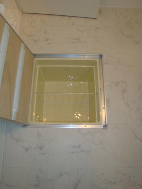 Receipt. Underfloor Storage