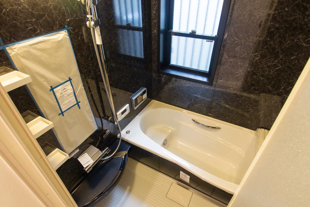 Bathroom. Indoor (11 May 2013) Shooting