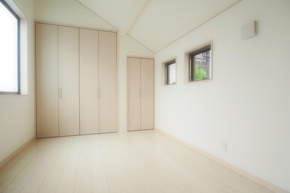 Non-living room. Indoor (11 May 2013) Shooting