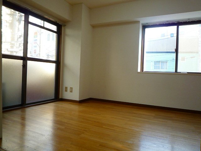 Living and room. Western-style 7 tatami!