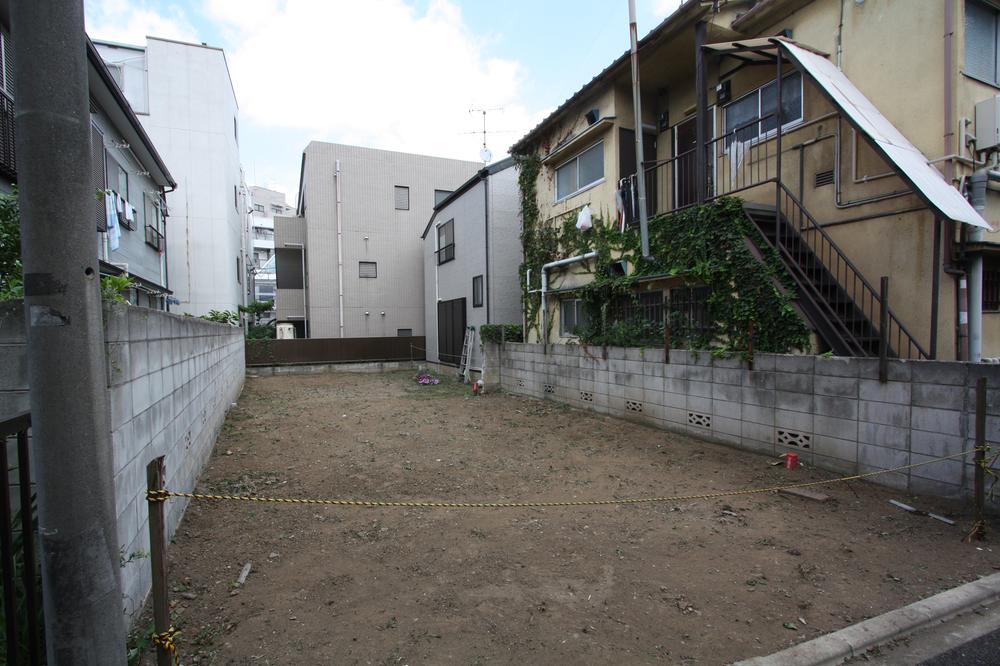 Local appearance photo. Local (08 May 2013) Shooting