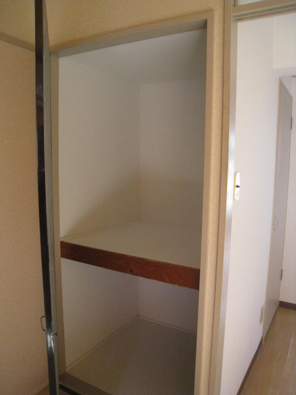 Receipt. Closet of the hammer of Japanese-style