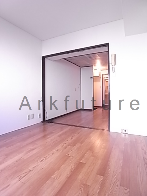 Living and room. Usable in 1LDK sense