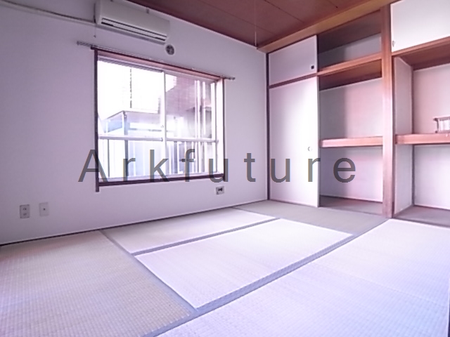 Other room space. It is bright with two-sided lighting! 