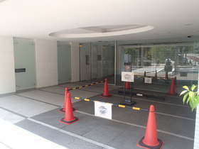 Entrance. Spacious entrance