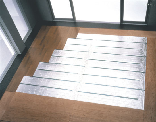Other.  [TES hot water floor heating] Clean heating that does not wind the dust. From feet, Softly warm the whole room.