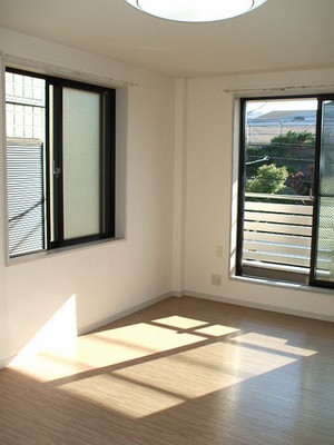 Living and room. ☆ Good bright rooms of per yang ☆